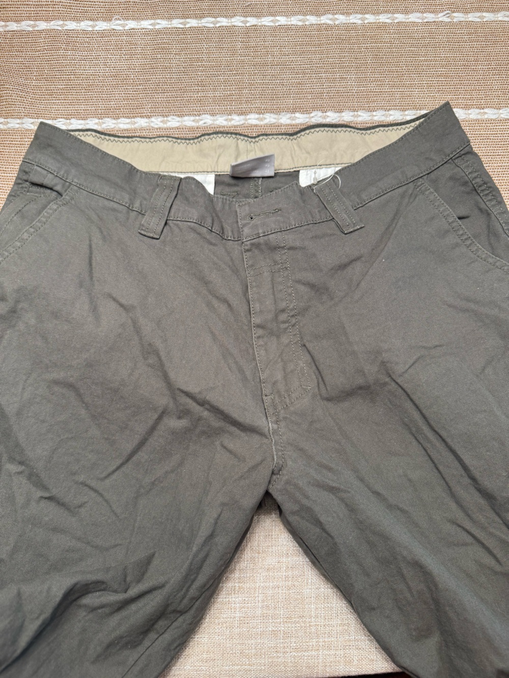 Columbia Men's Chinos in Olive